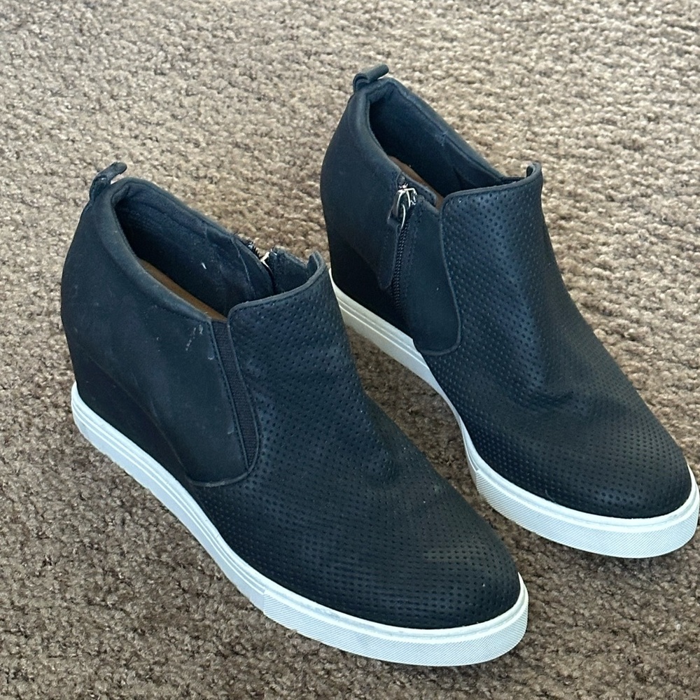 Susina Black Wedge Sneakers